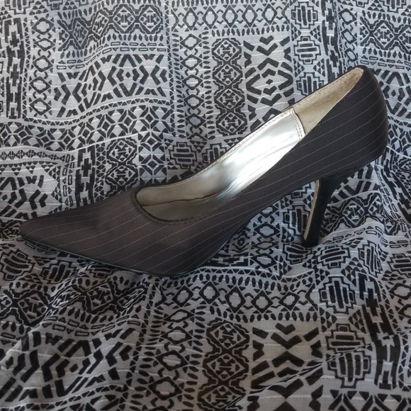 Heels - Picture 4 of 4